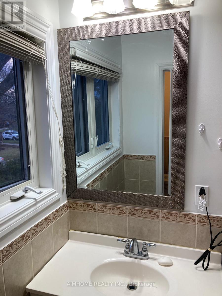 2b Dornfell Street, Toronto, Ontario  M2R 2Y6 - Photo 35 - C12859074