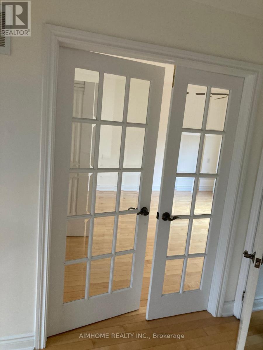 2b Dornfell Street, Toronto, Ontario  M2R 2Y6 - Photo 5 - C12859074