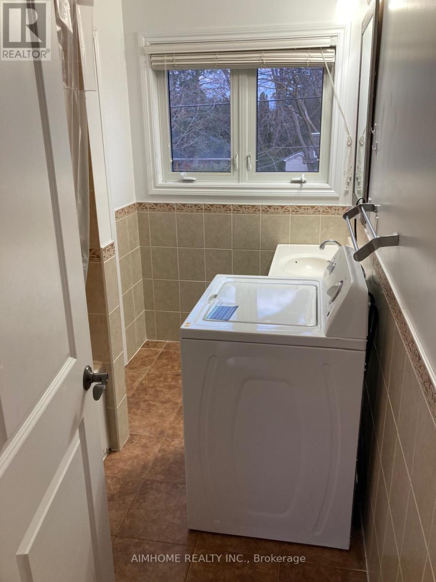 2b Dornfell Street, Toronto, Ontario  M2R 2Y6 - Photo 6 - C12859074