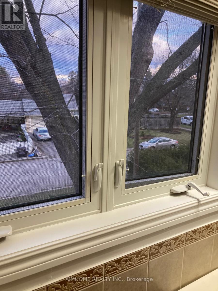 2b Dornfell Street, Toronto, Ontario  M2R 2Y6 - Photo 9 - C12859074