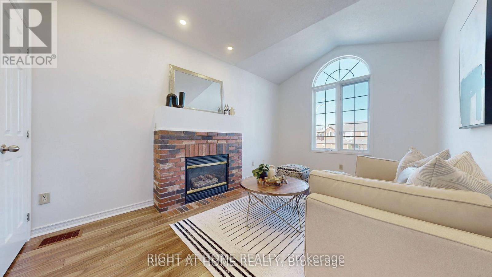 112 Creekwood Crescent, Whitby, Ontario  L1R 2K4 - Photo 9 - E12882878