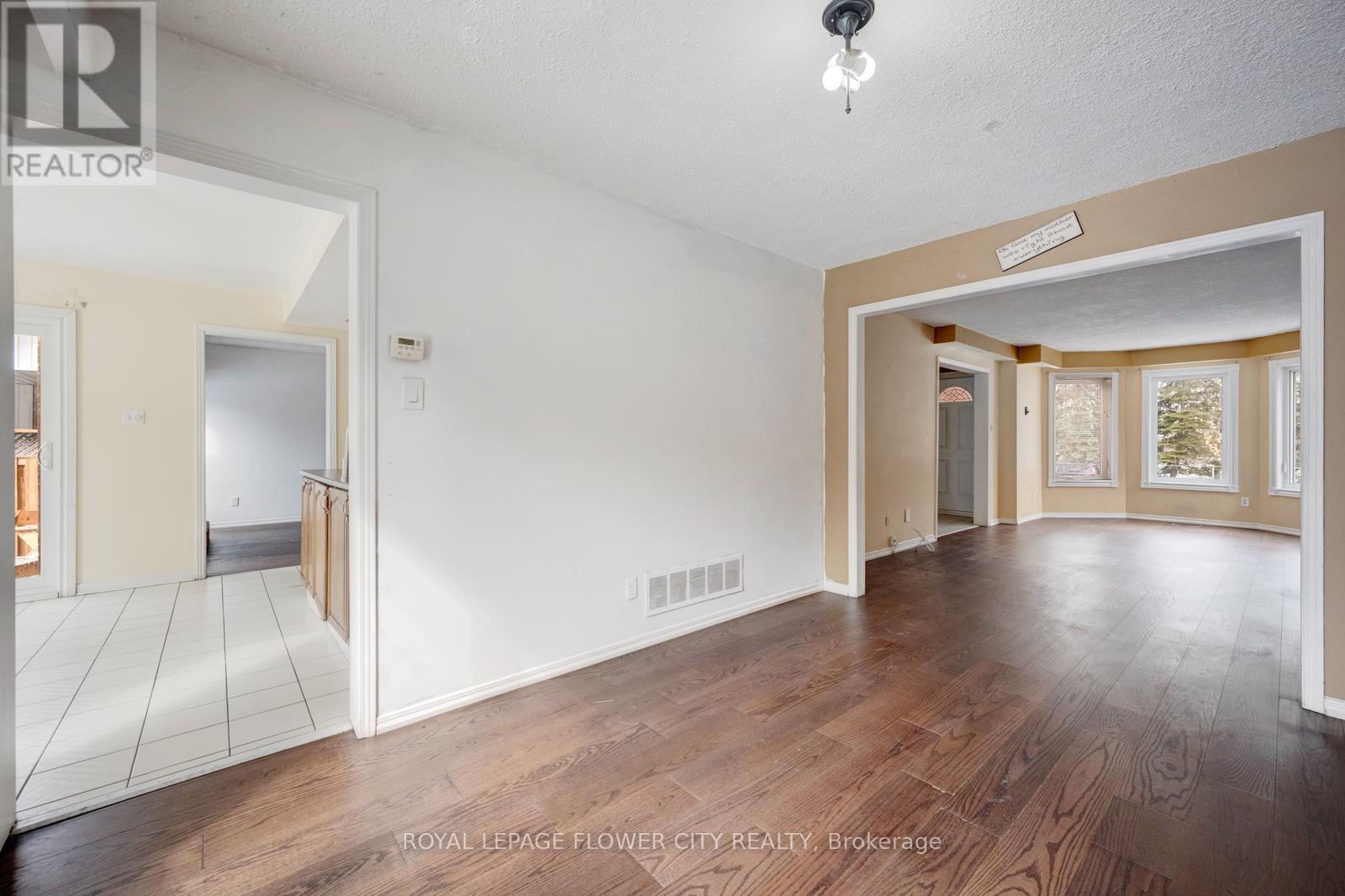 5364 Champlain Trail, Mississauga, Ontario  L5R 2Y4 - Photo 12 - W12561018