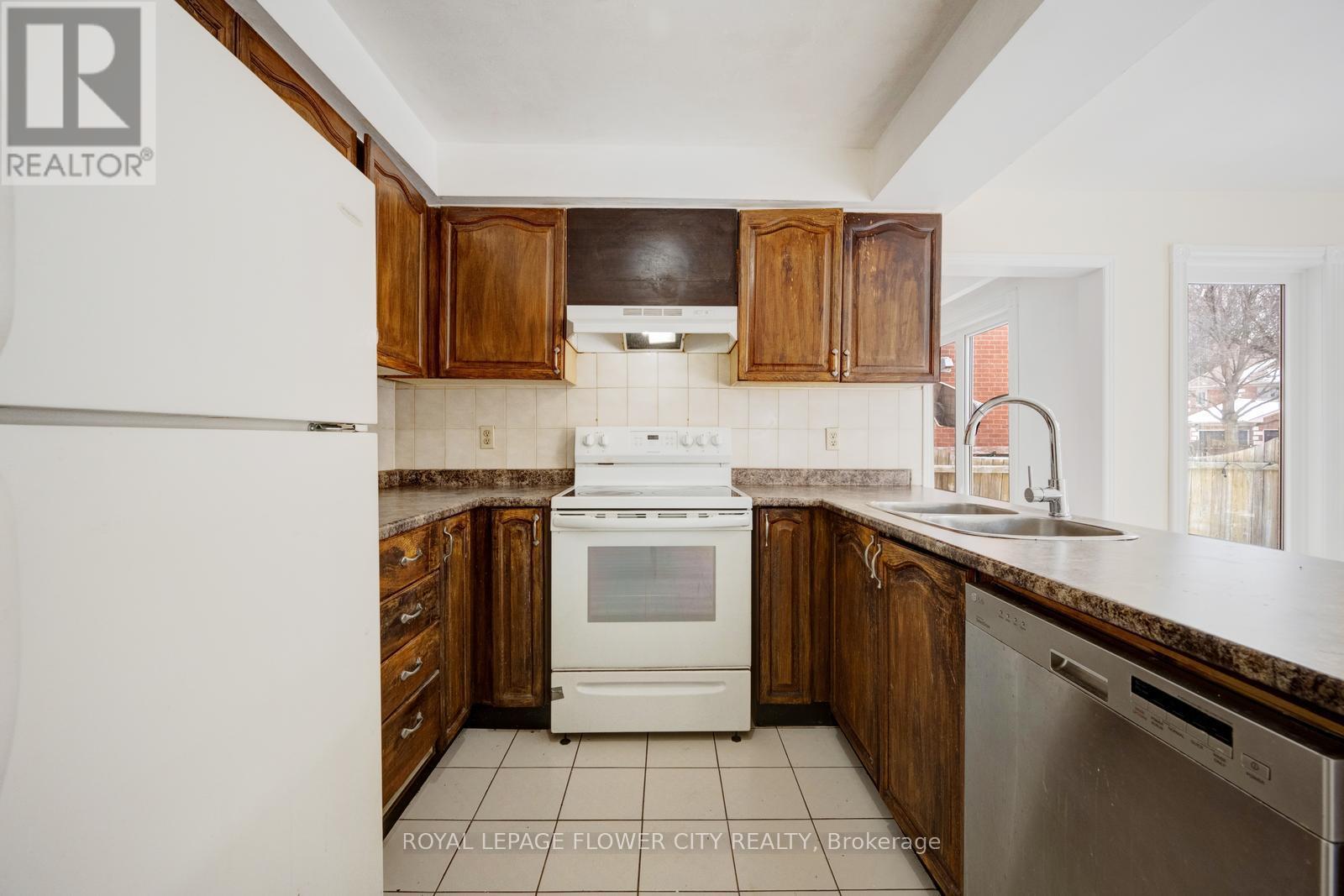 5364 Champlain Trail, Mississauga, Ontario  L5R 2Y4 - Photo 15 - W12561018