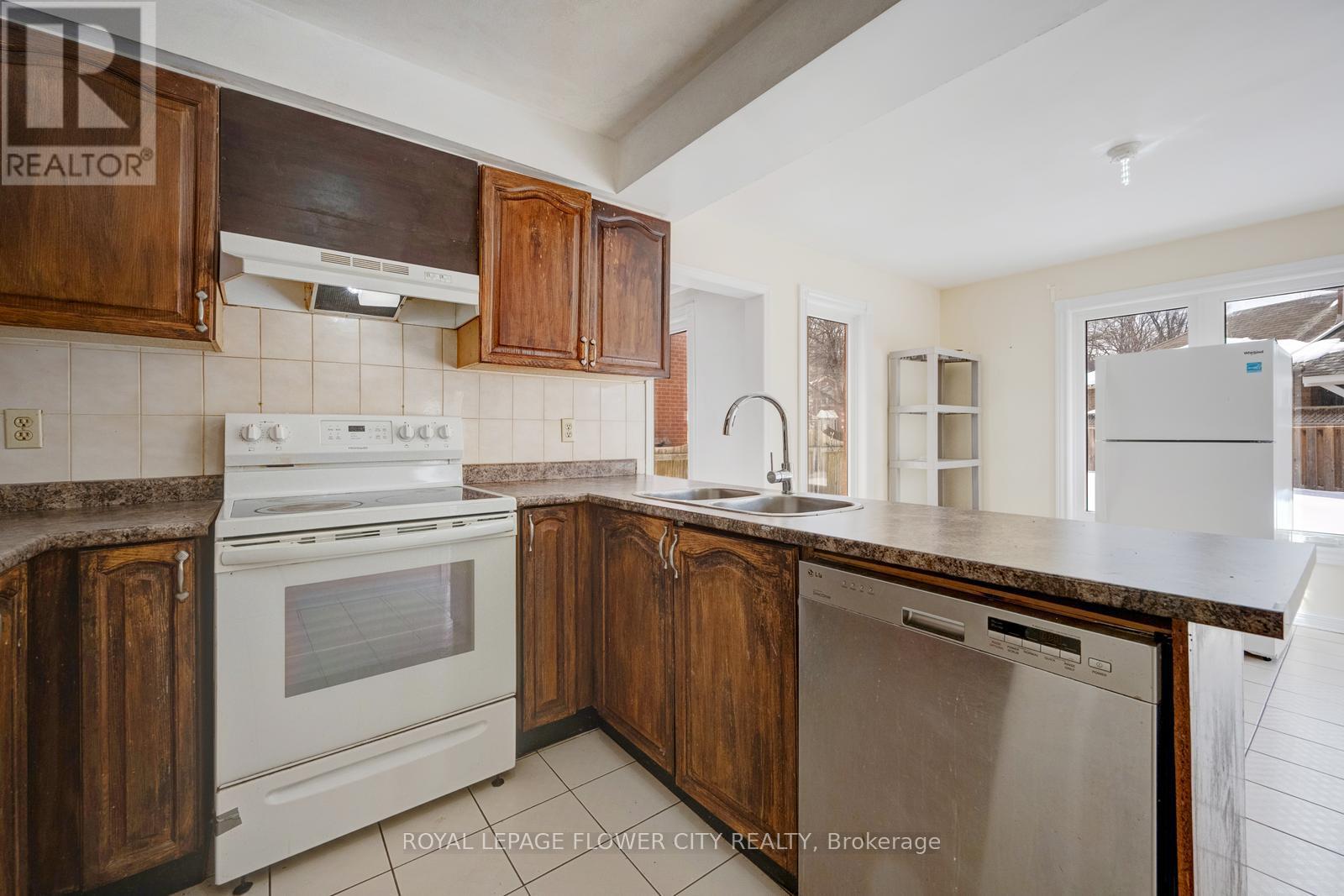 5364 Champlain Trail, Mississauga, Ontario  L5R 2Y4 - Photo 16 - W12561018