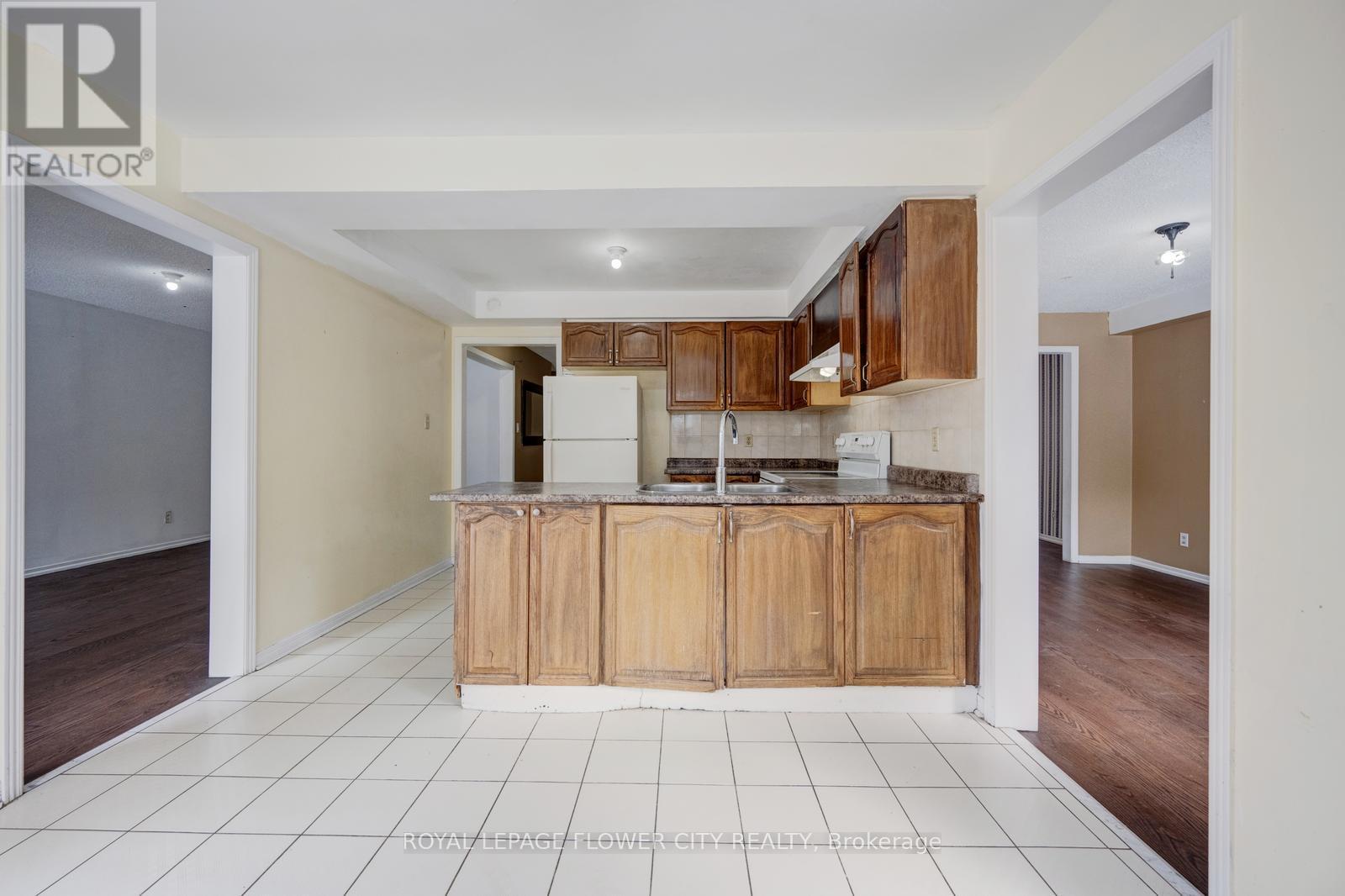 5364 Champlain Trail, Mississauga, Ontario  L5R 2Y4 - Photo 13 - W12561018