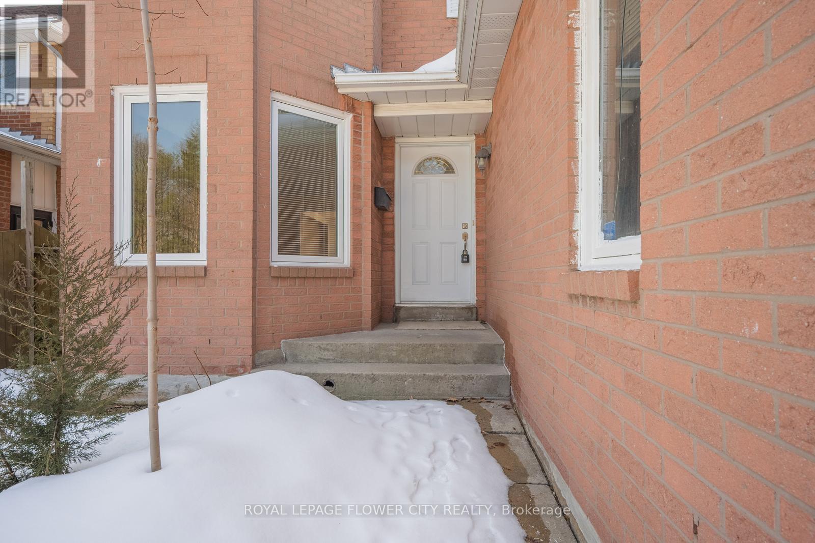 5364 Champlain Trail, Mississauga, Ontario  L5R 2Y4 - Photo 2 - W12561018