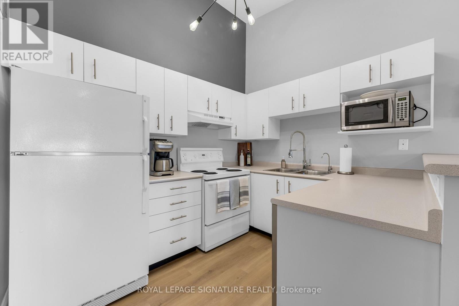 410 - 4005 Kilmer Drive, Burlington, Ontario  L7M 4M2 - Photo 11 - W12882784