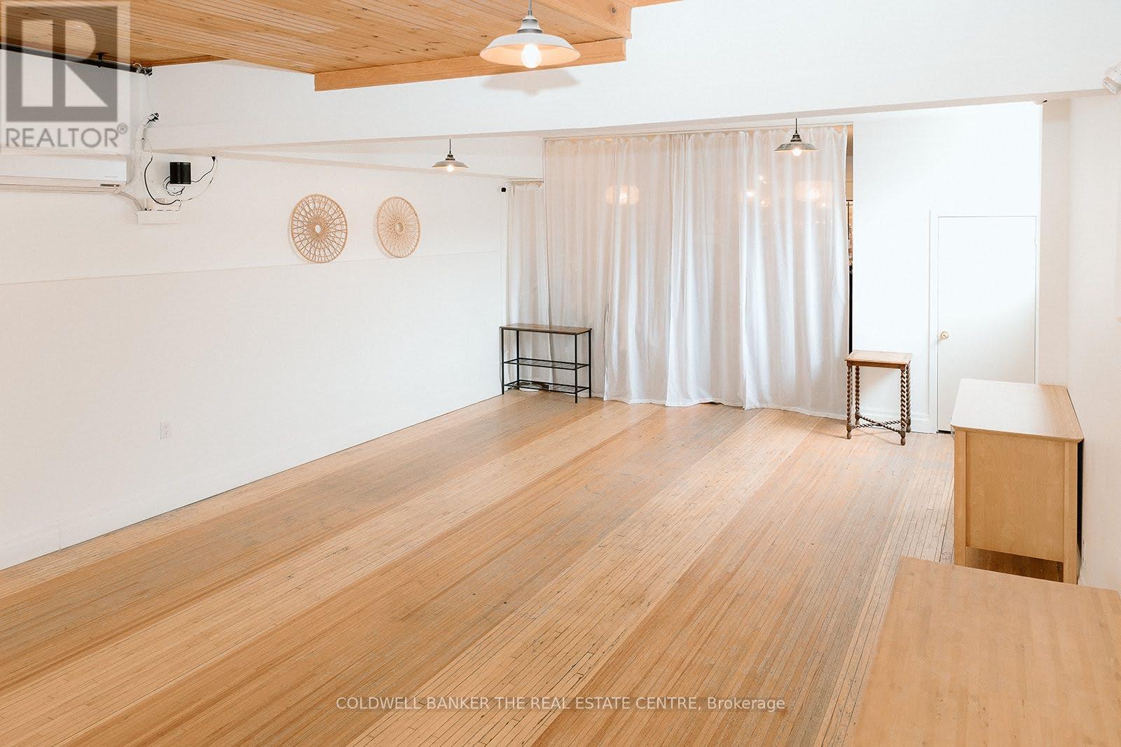 208b Main Street S, Newmarket, Ontario L3Y 3Z3 - Photo 2 - N12882848