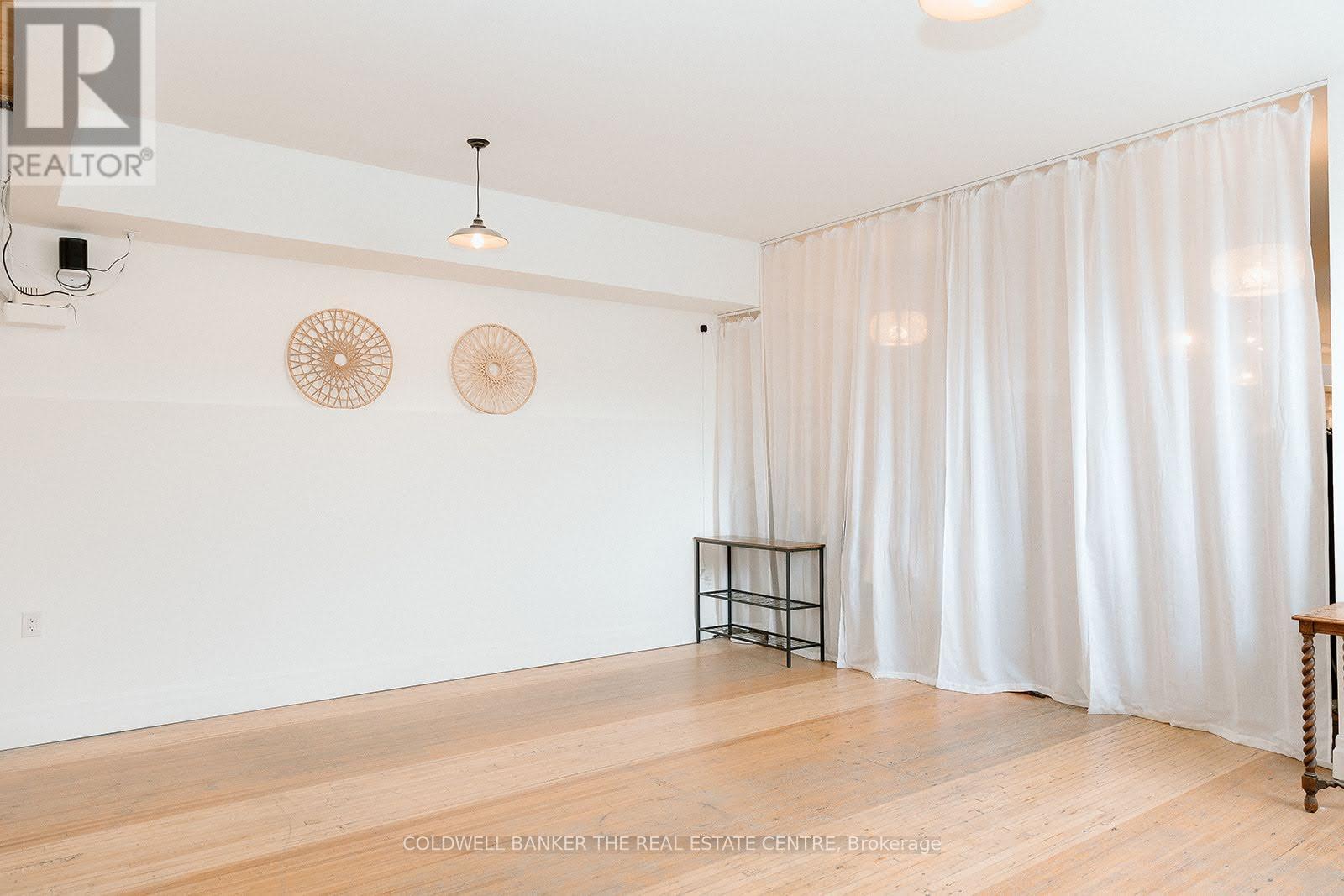 208b Main Street S, Newmarket, Ontario L3Y 3Z3 - Photo 3 - N12882848