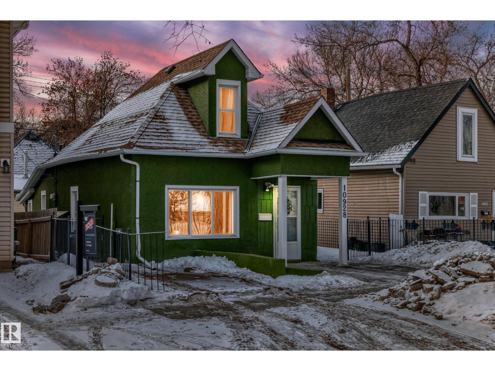 10928 92 St Nw, Edmonton, Alberta  T5H 1W1 - Photo 3 - E4477491