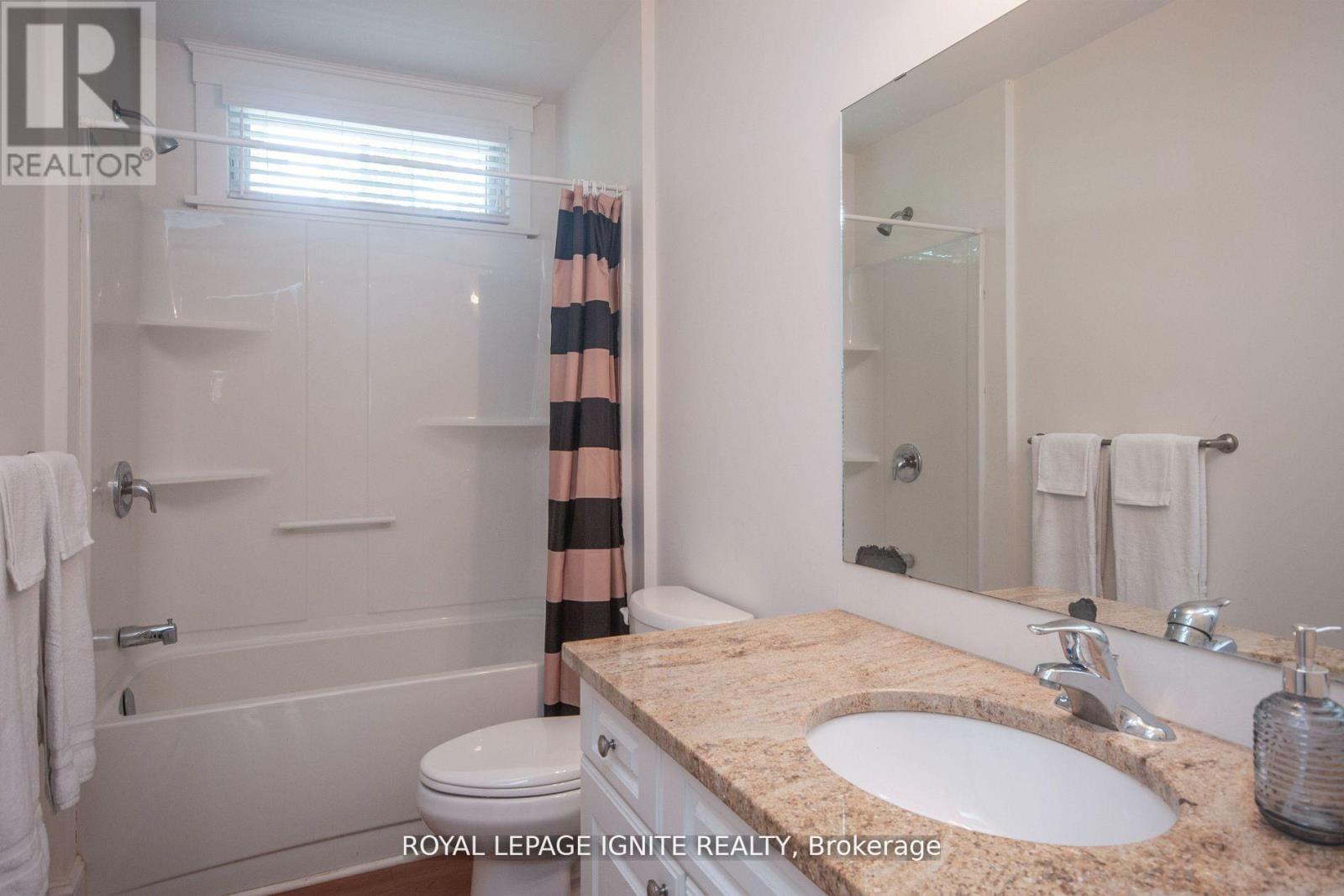 208 - 19 Summer Village Lane, Prince Edward County, Ontario  K0K 1P0 - Photo 35 - X12882818