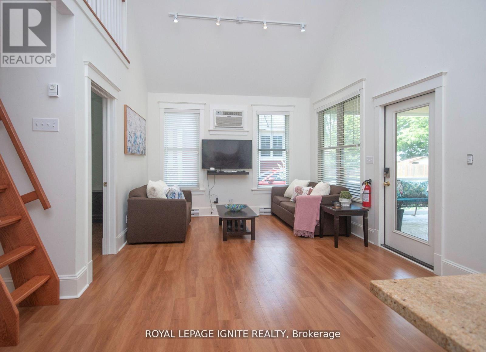 208 - 19 Summer Village Lane, Prince Edward County, Ontario  K0K 1P0 - Photo 43 - X12882818