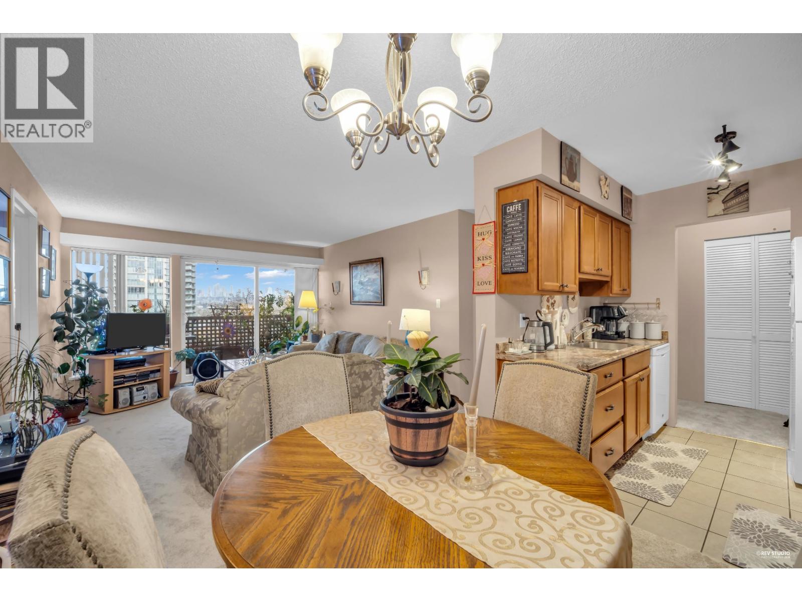 304 4941 LOUGHEED HIGHWAY, Burnaby, British Columbia