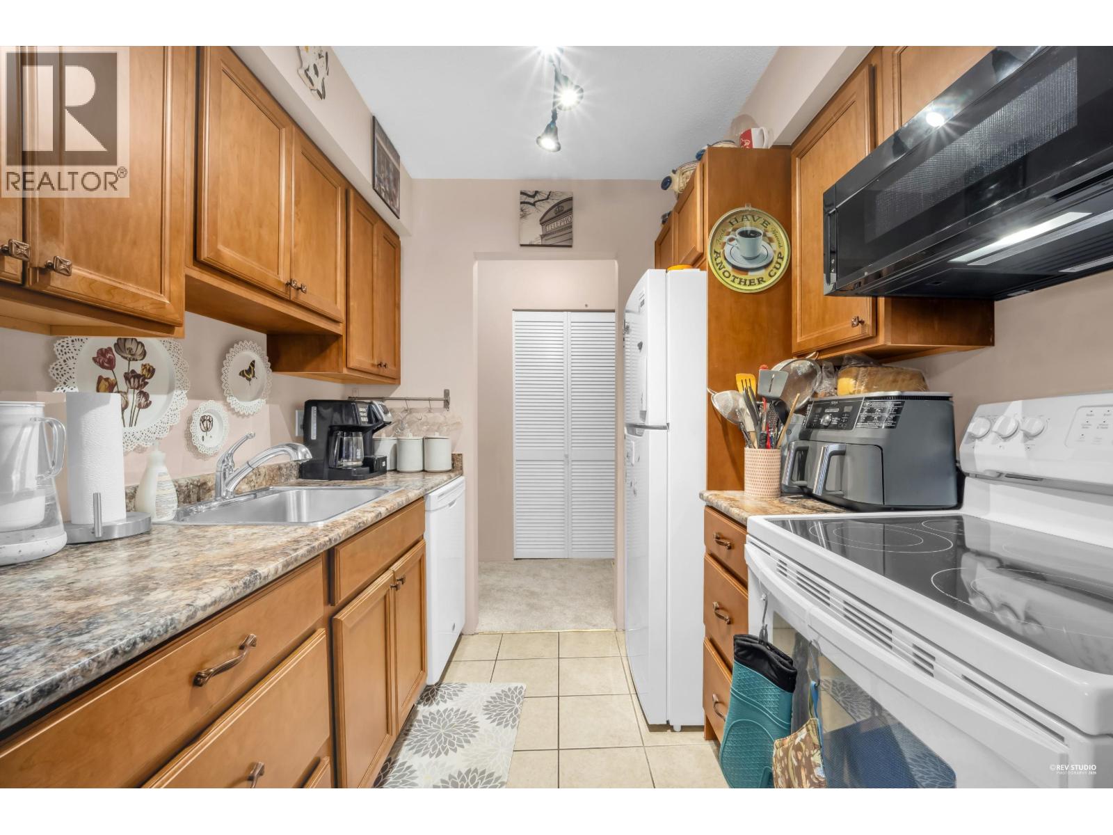 304 4941 Lougheed Highway, Burnaby, British Columbia  V5B 4S6 - Photo 5 - R3097448