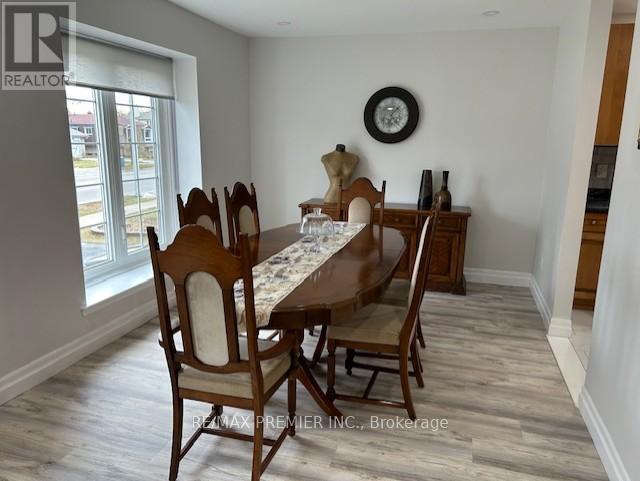 235 Louis Drive, Mississauga, Ontario  L5B 1Z1 - Photo 5 - W12864176