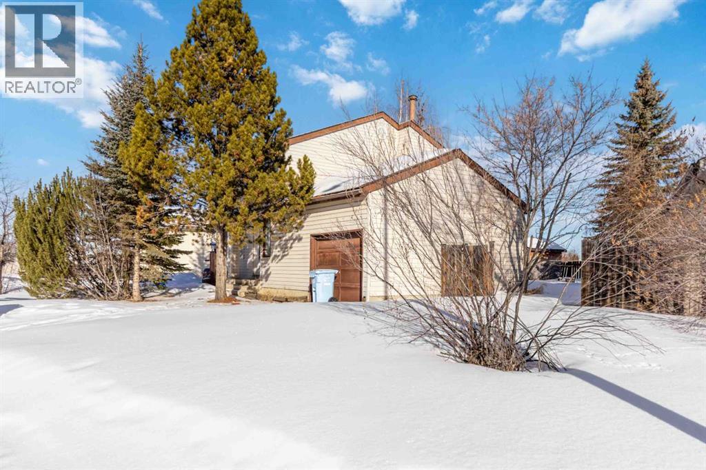 114 Bird Crescent, Fort Mcmurray, Alberta T9H 4T2 - Photo 3 - A2292684