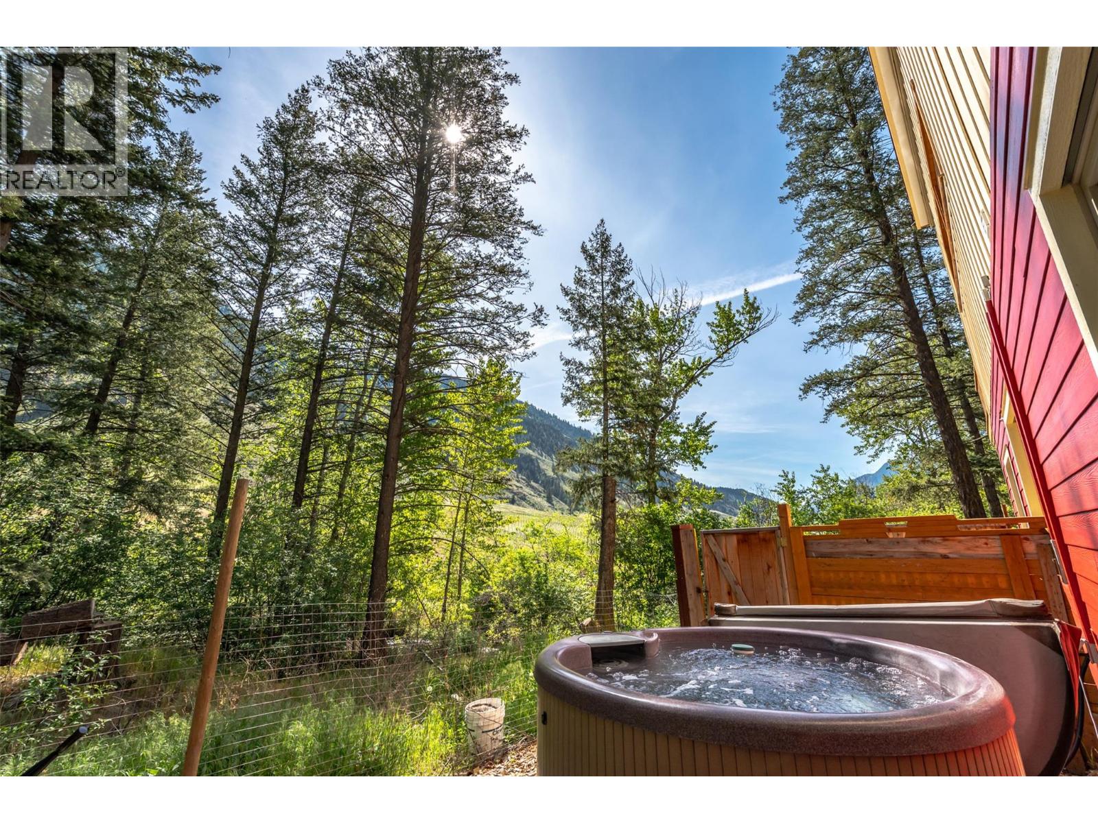 2636 11th Street, Olalla, British Columbia  V0X 1N6 - Photo 39 - 10377565