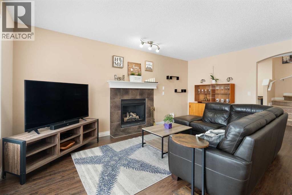 23 Everwoods Green Sw, Calgary, Alberta  T2Y 5G5 - Photo 6 - A2292148