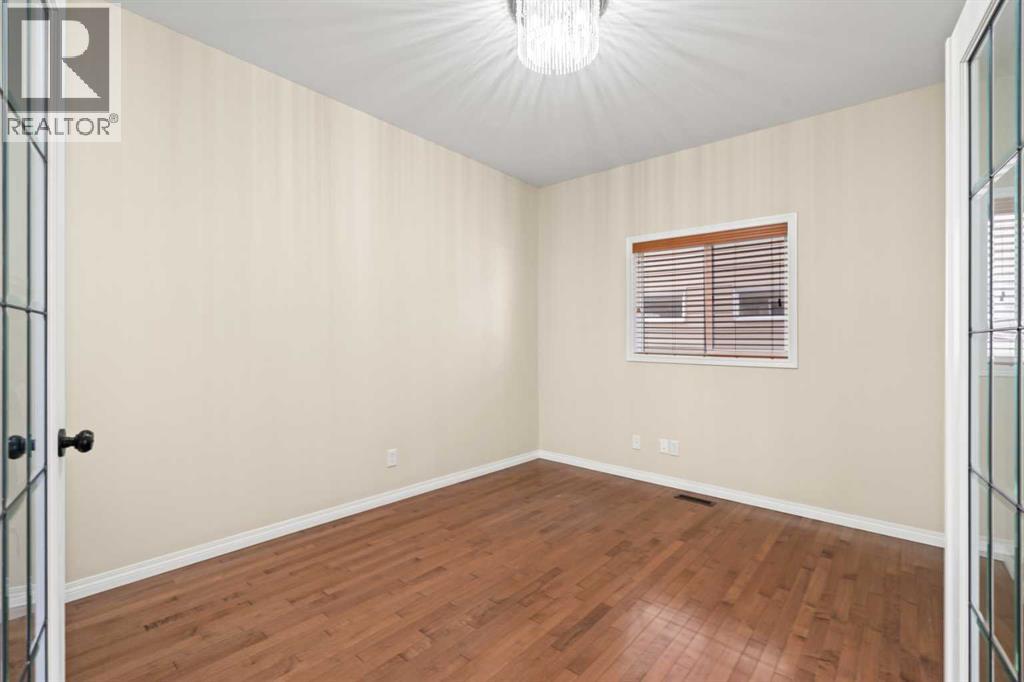 29 Royal Birkdale Drive Nw, Calgary, Alberta  T3G 5C7 - Photo 4 - A2292492