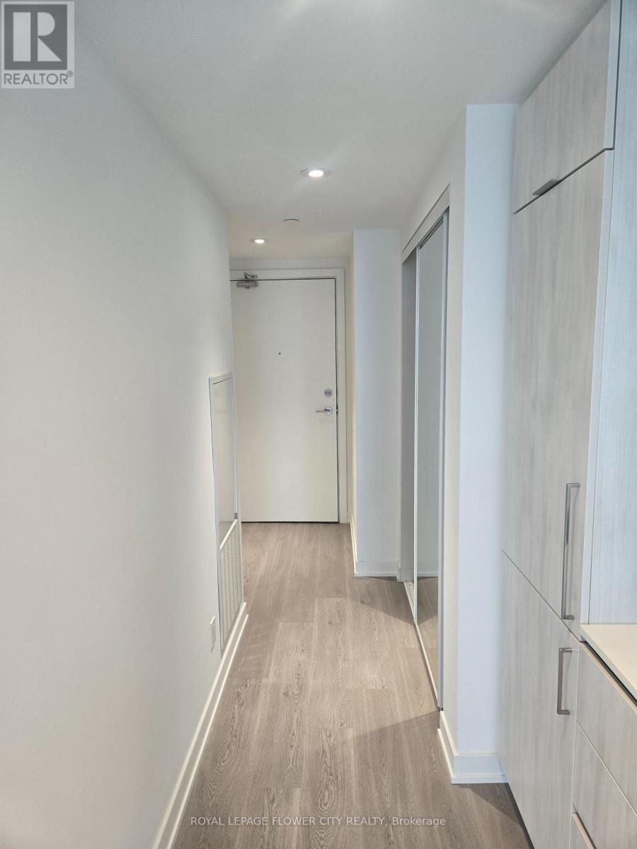 5606 - 8 Wellesley Street W, Toronto, Ontario M4Y 0J5 - Photo 3 - C12882906