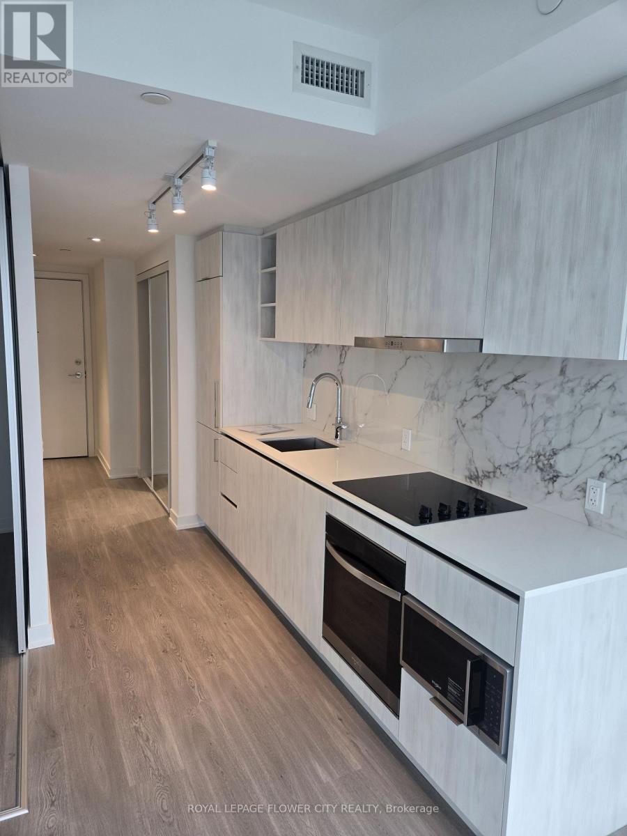 5606 - 8 Wellesley Street W, Toronto, Ontario M4Y 0J5 - Photo 6 - C12882906