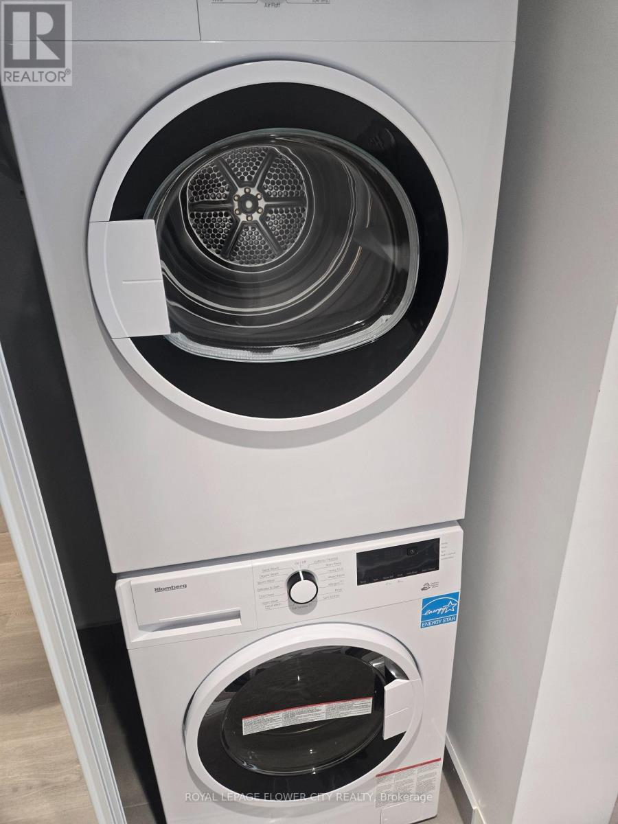 5606 - 8 Wellesley Street W, Toronto, Ontario M4Y 0J5 - Photo 9 - C12882906