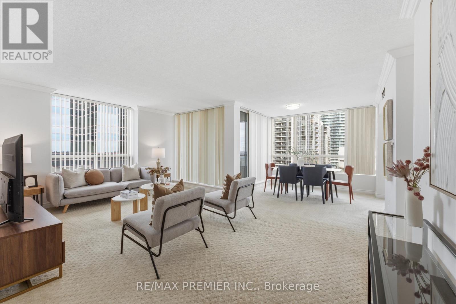 <div class="slider-price">$610,000</div><p>Ph603 - 5765 Yonge Street, Toronto, Ontario</p>