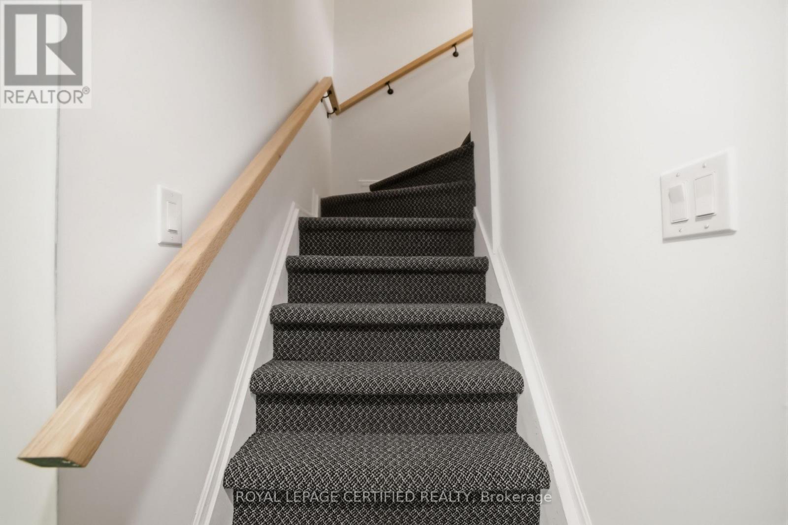 Basement Unit - 60 Gage Avenue, Toronto (Bendale), Ontario  M1J 1T8 - Photo 3 - E12882900