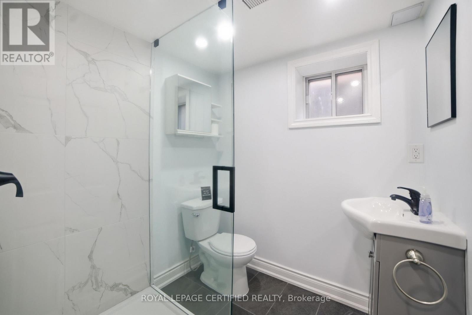 Basement Unit - 60 Gage Avenue, Toronto (Bendale), Ontario  M1J 1T8 - Photo 8 - E12882900