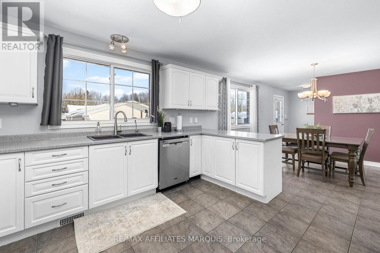 3 Forest Drive, Rideau Lakes, Ontario  K7A 4S5 - Photo 13 - X12882692