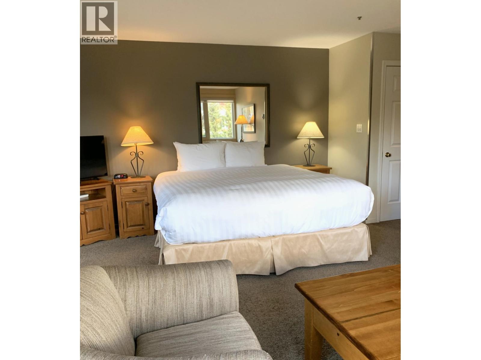 202/302 4321 VILLAGE GATE BOULEVARD, whistler, British Columbia