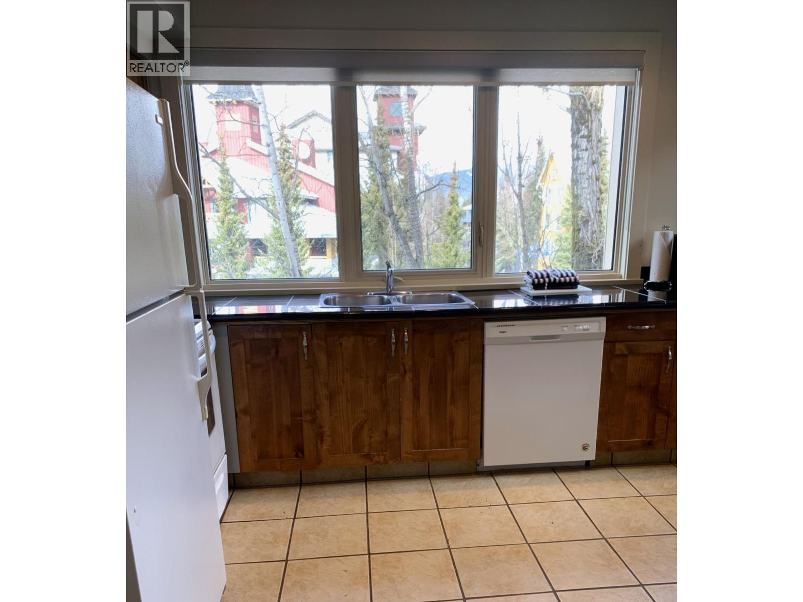 202/302 4321 Village Gate Boulevard, Whistler, British Columbia  V8E 1H3 - Photo 6 - R3099757