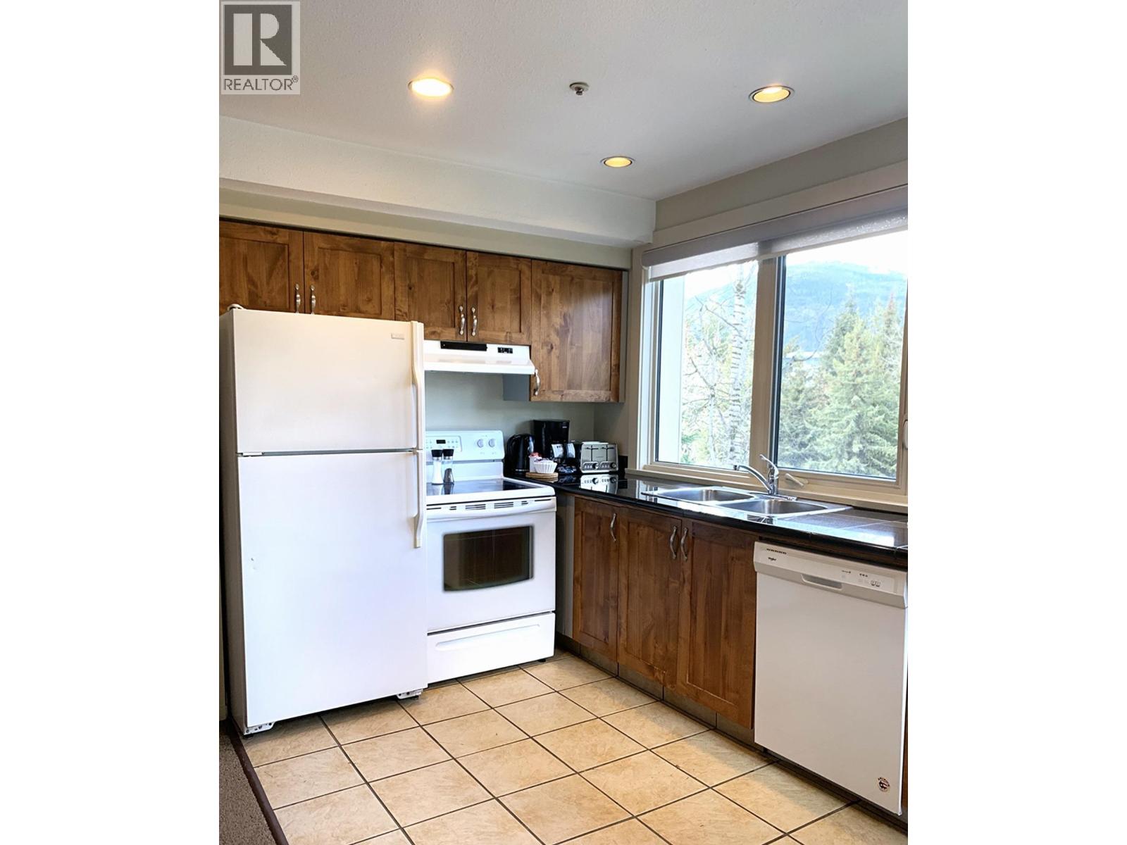 202/302 4321 Village Gate Boulevard, Whistler, British Columbia  V8E 1H3 - Photo 7 - R3099757