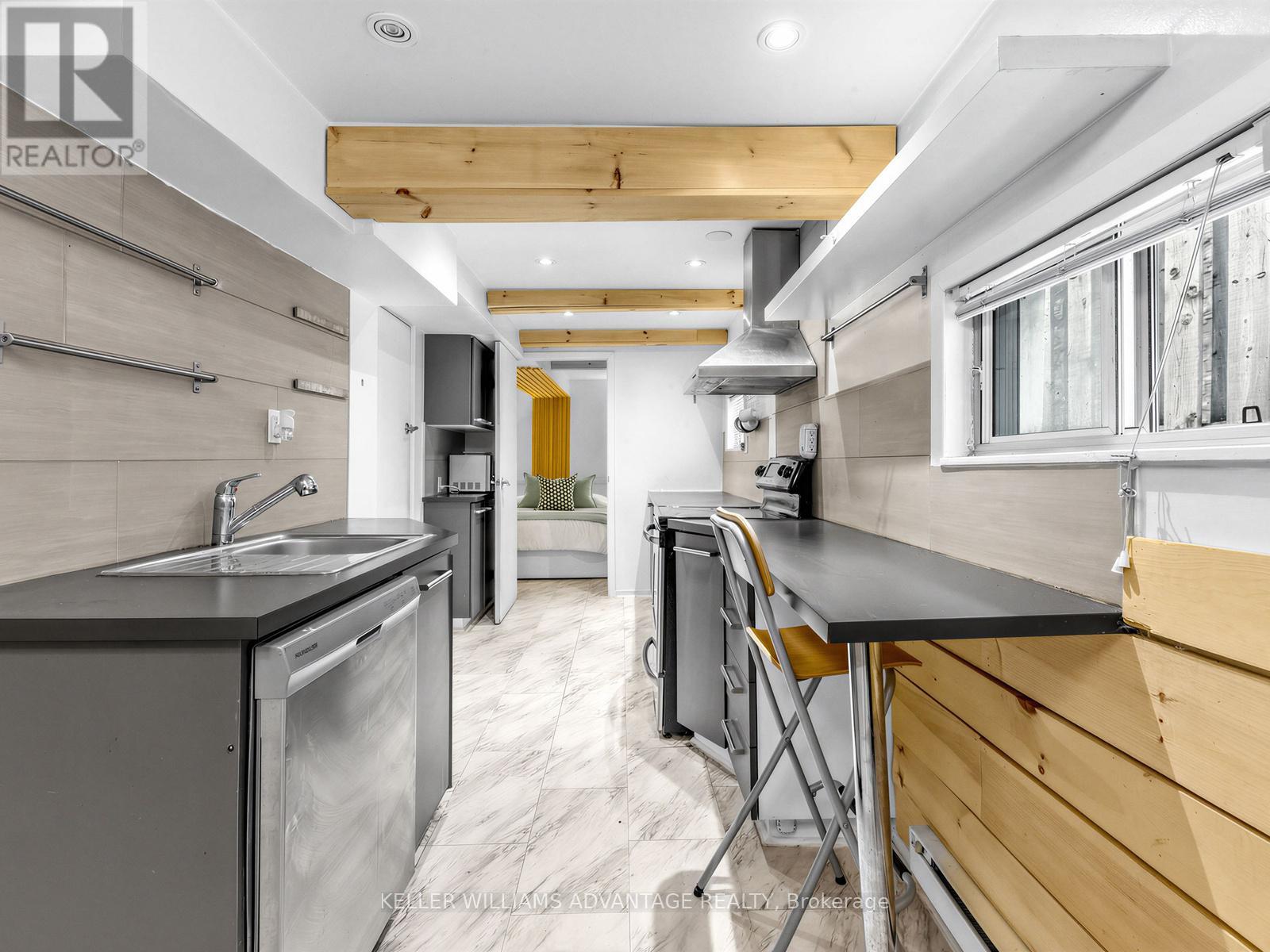 12 Hastings Avenue, Toronto, Ontario  M4L 2L2 - Photo 21 - E12847588