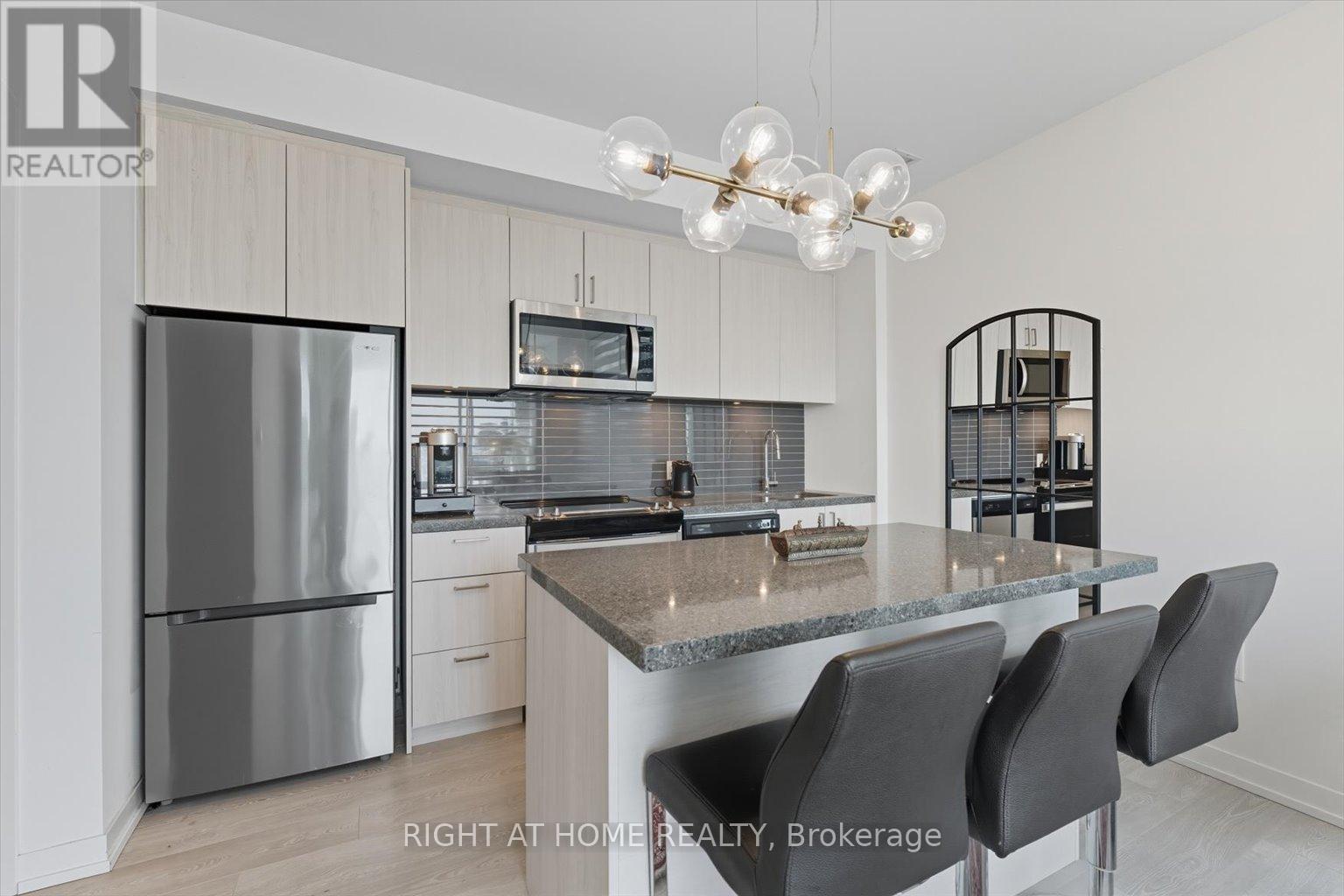 1508 - 3 Rosewater Street, Richmond Hill (South Richvale), Ontario  L4C 5T6 - Photo 6 - N12882886