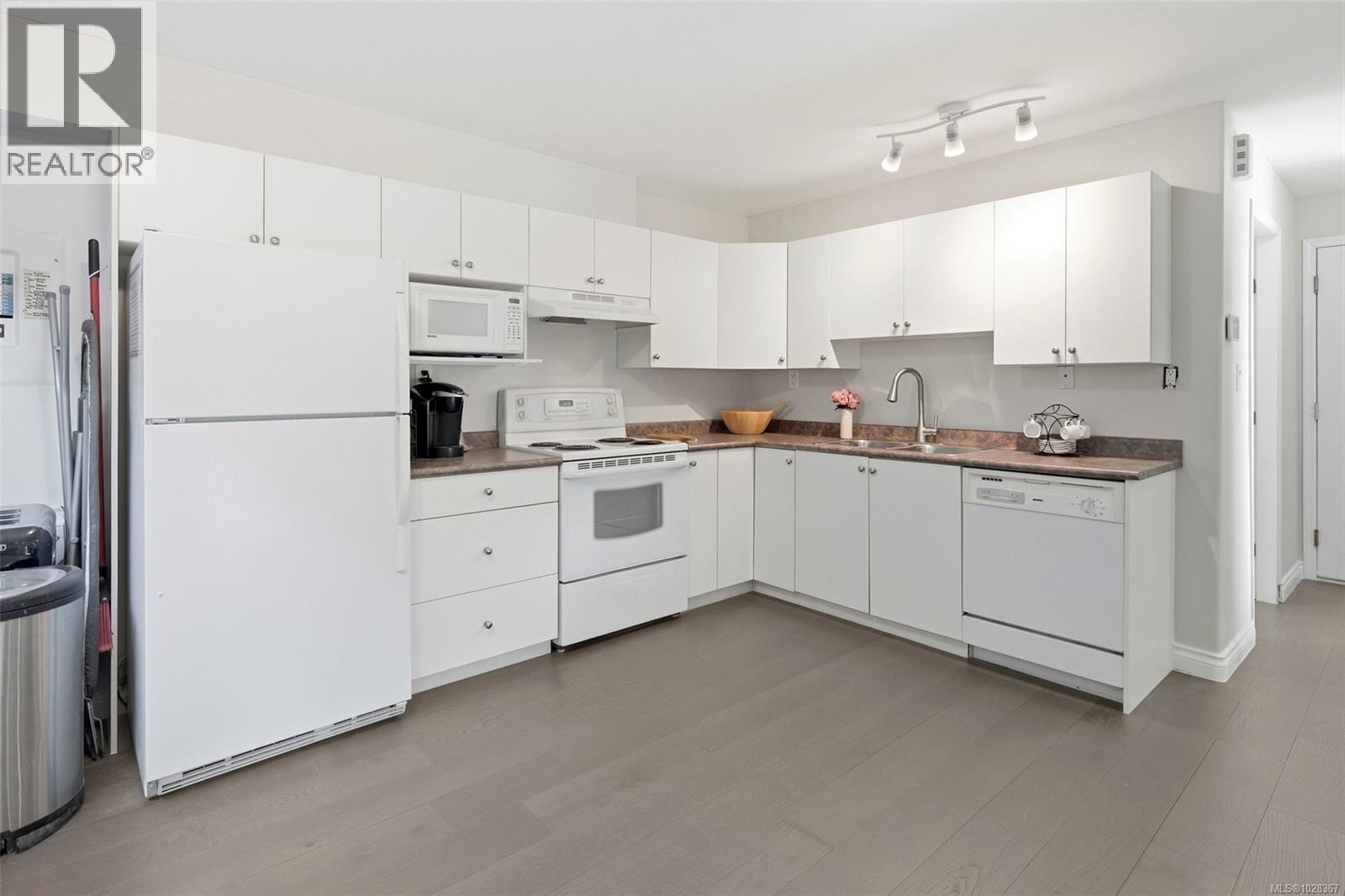 2035 Gourman Pl, Langford, British Columbia  V9B 6A9 - Photo 60 - 1028367