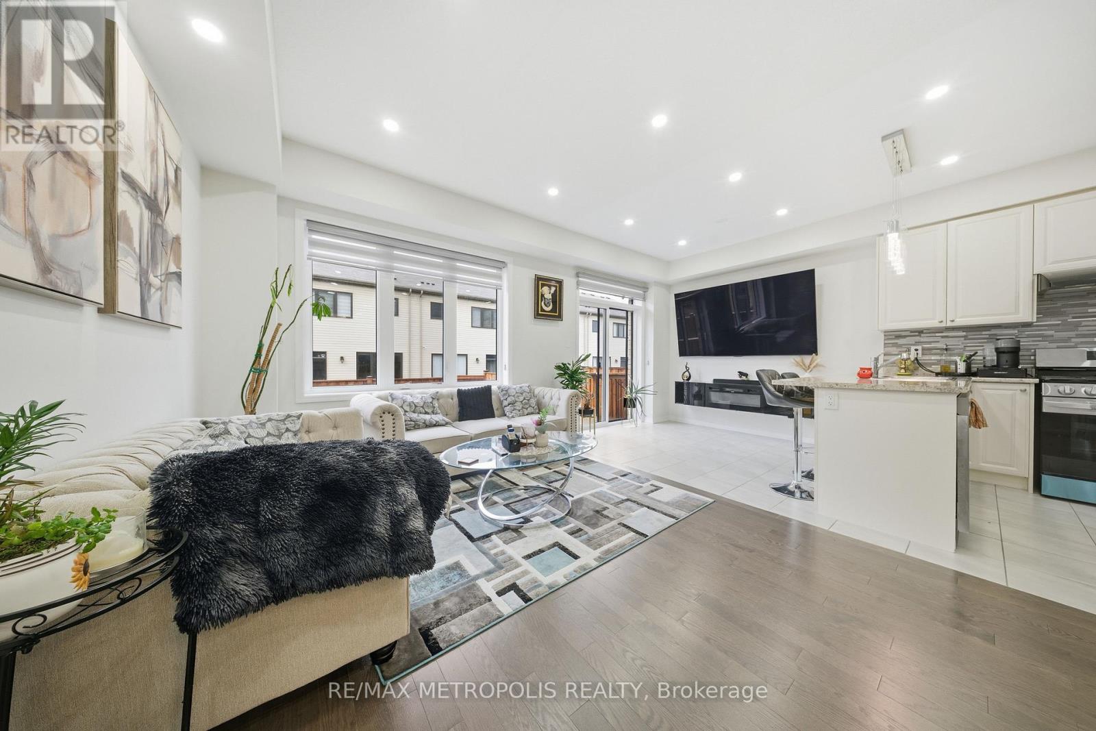 408 Blackburn Drive, Brantford, Ontario  N3T 0K4 - Photo 6 - X12882888