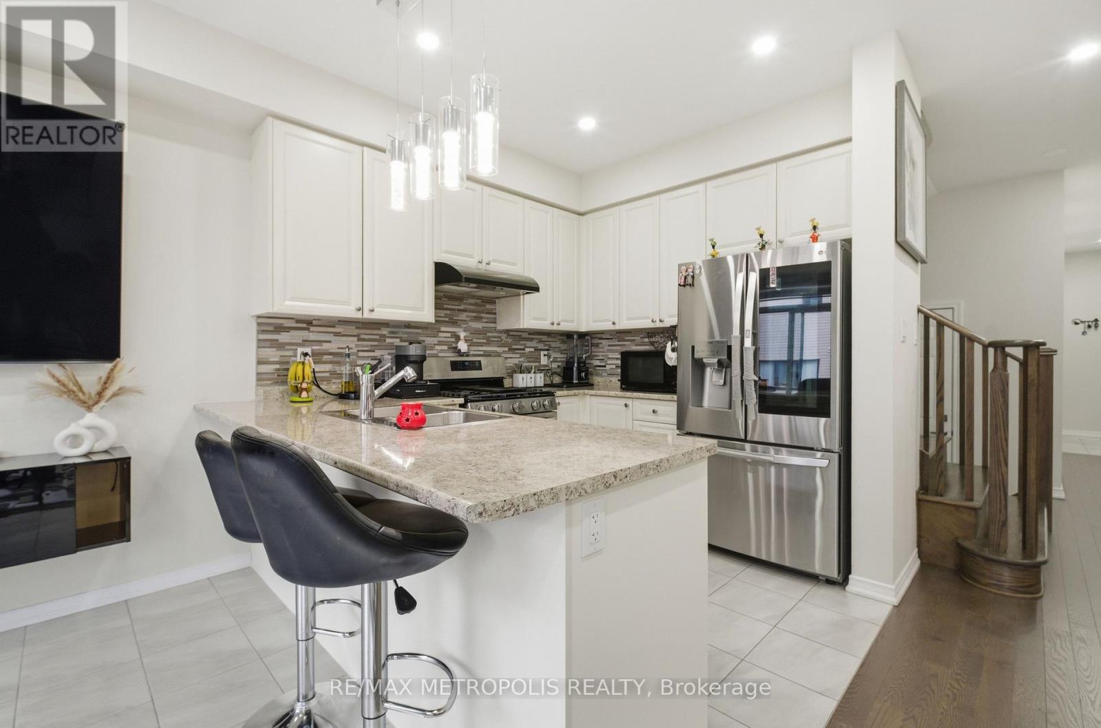 408 Blackburn Drive, Brantford, Ontario  N3T 0K4 - Photo 7 - X12882888