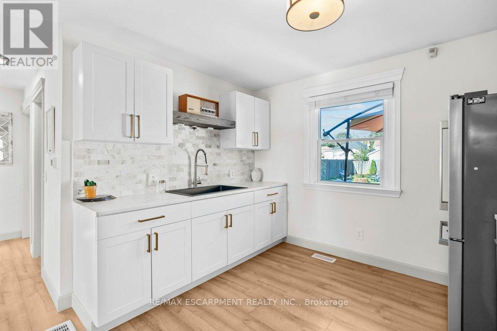 12 Wade Avenue, Brantford, Ontario  N3T 1W8 - Photo 12 - X12882892