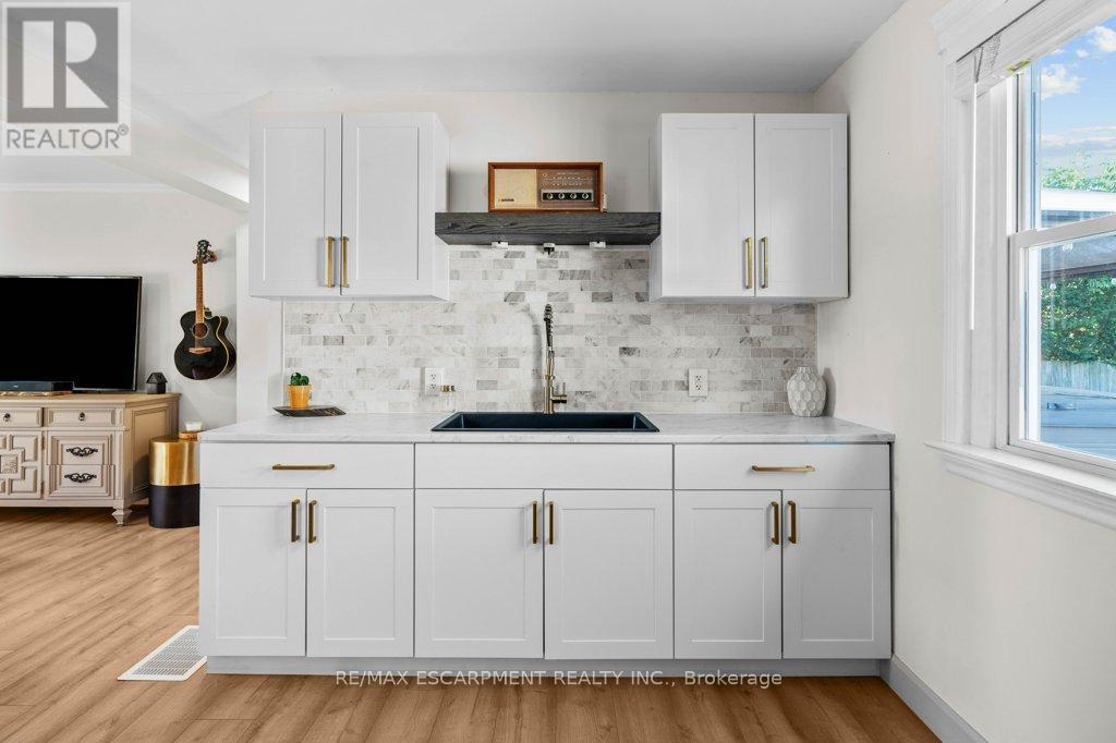 12 Wade Avenue, Brantford, Ontario  N3T 1W8 - Photo 15 - X12882892