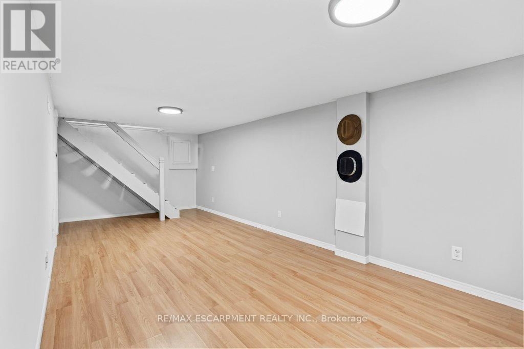 12 Wade Avenue, Brantford, Ontario  N3T 1W8 - Photo 26 - X12882892