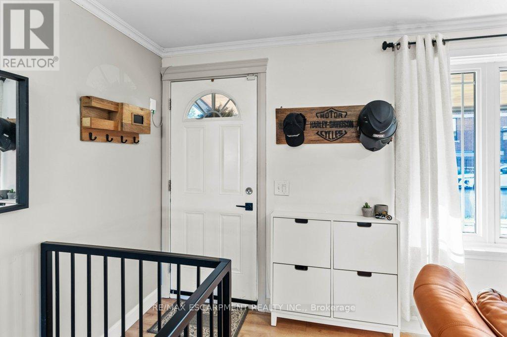 12 Wade Avenue, Brantford, Ontario  N3T 1W8 - Photo 6 - X12882892