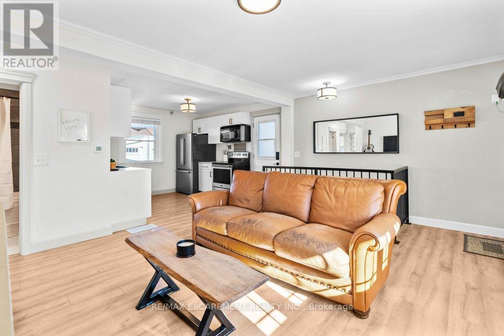 12 Wade Avenue, Brantford, Ontario  N3T 1W8 - Photo 9 - X12882892