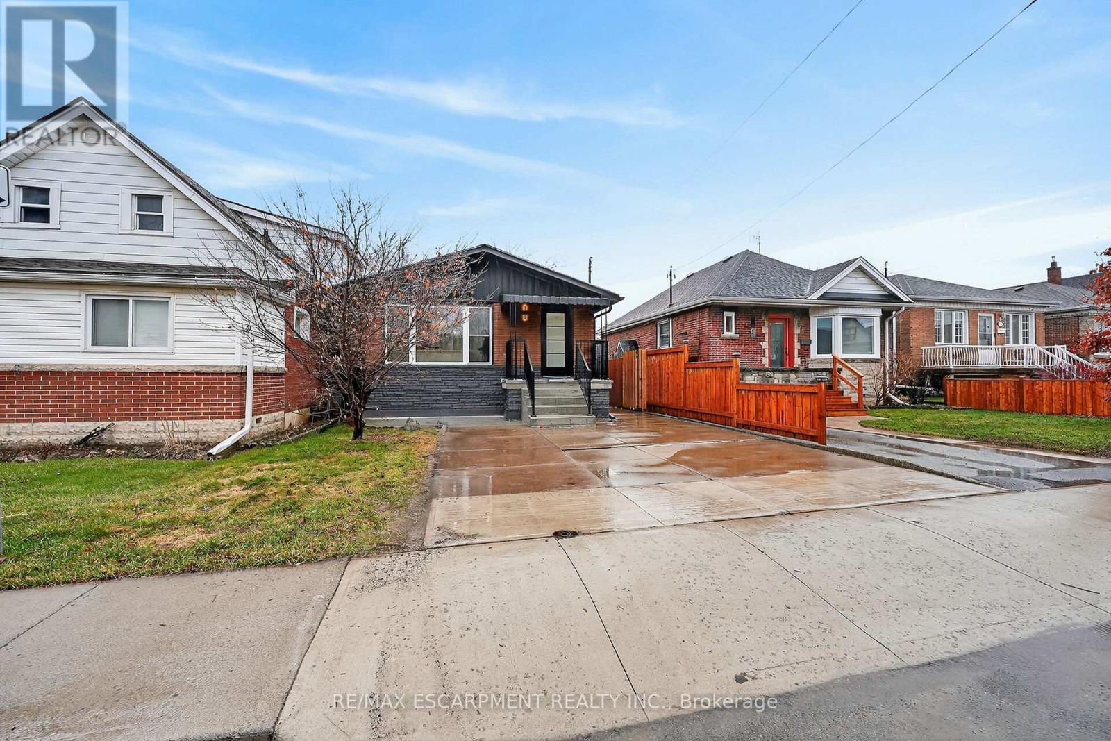 7 Crosthwaite Avenue S, Hamilton, Ontario  L8K 2T7 - Photo 3 - X12882910