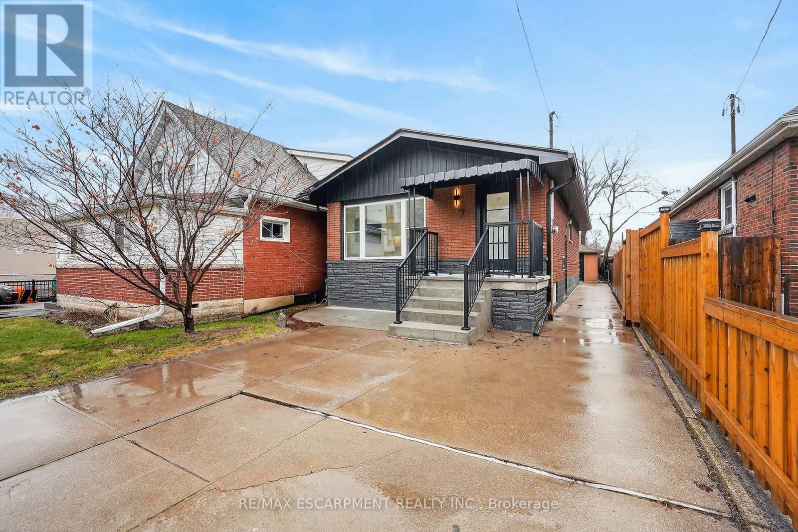 7 Crosthwaite Avenue S, Hamilton, Ontario  L8K 2T7 - Photo 5 - X12882910