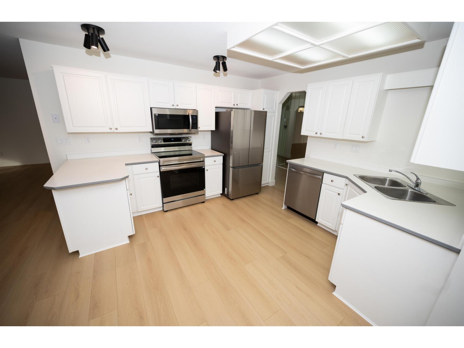 117 10584 153 Street, Surrey, British Columbia  V3R 9V1 - Photo 6 - R3099690