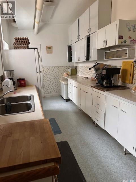 401 1st Avenue, Ponteix, Saskatchewan  S0N 1Z0 - Photo 16 - SK030449