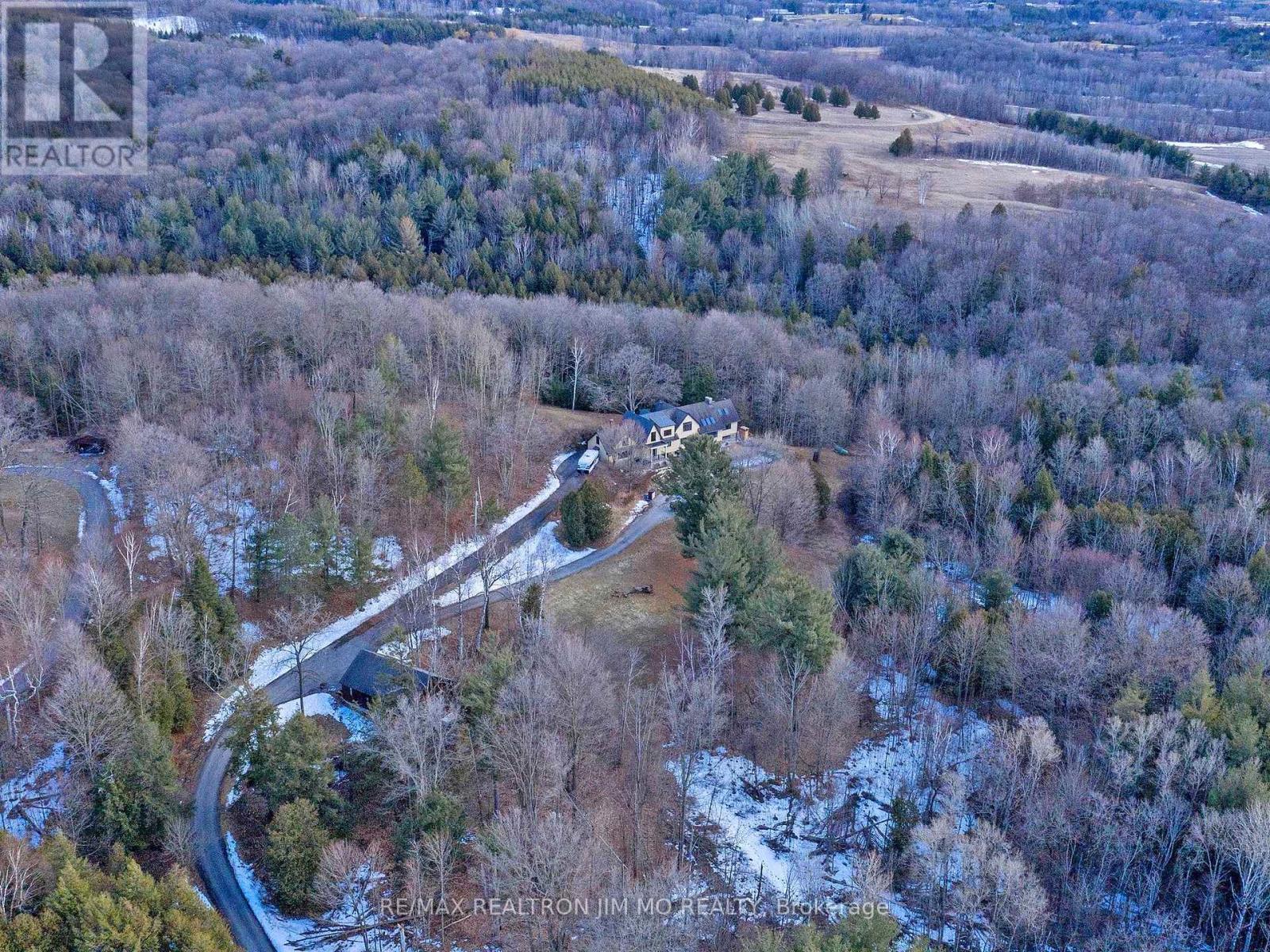 1785 Davis Drive W, King, Ontario  L3Y 4V9 - Photo 2 - N12869374