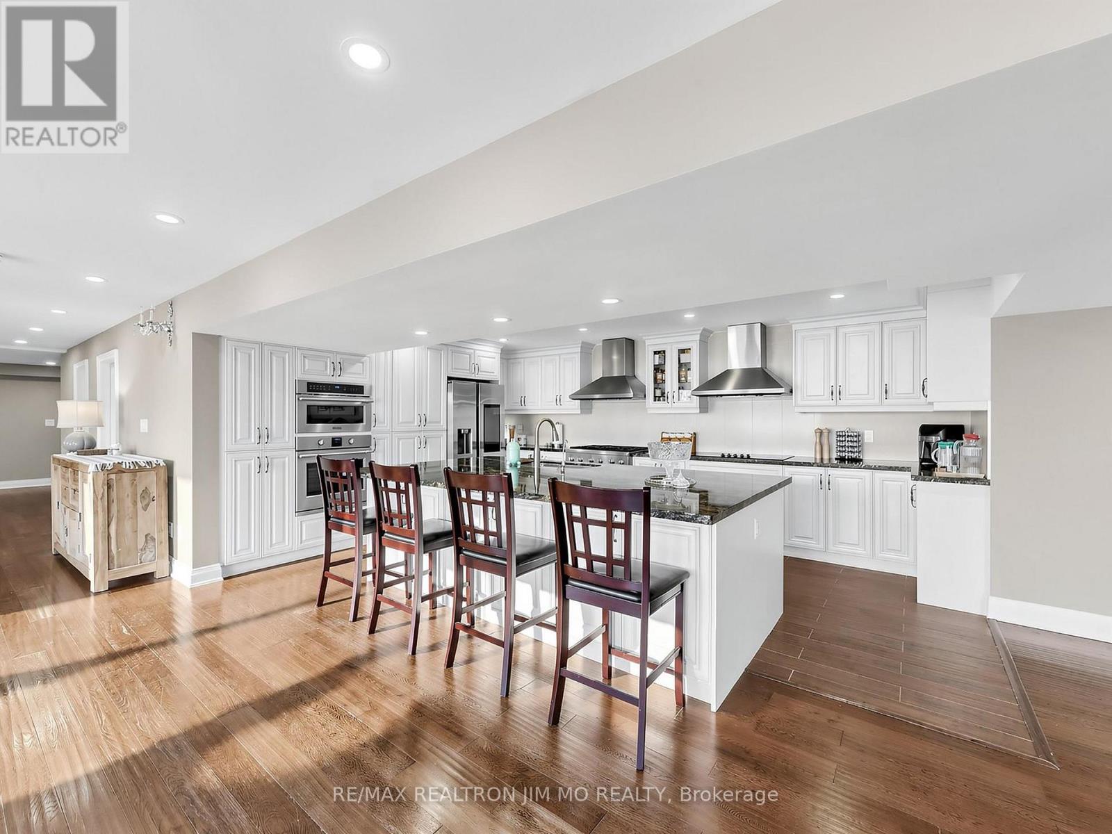 1785 Davis Drive W, King, Ontario  L3Y 4V9 - Photo 30 - N12869374