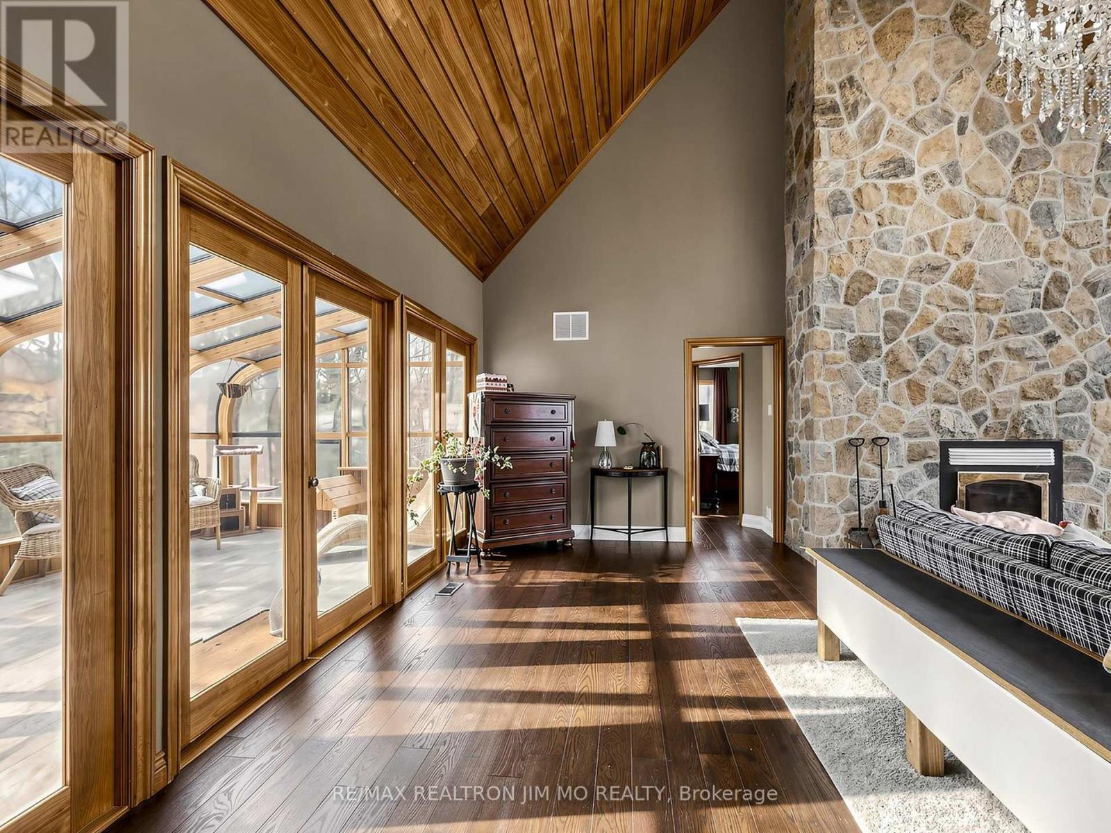 1785 Davis Drive W, King, Ontario  L3Y 4V9 - Photo 24 - N12869374